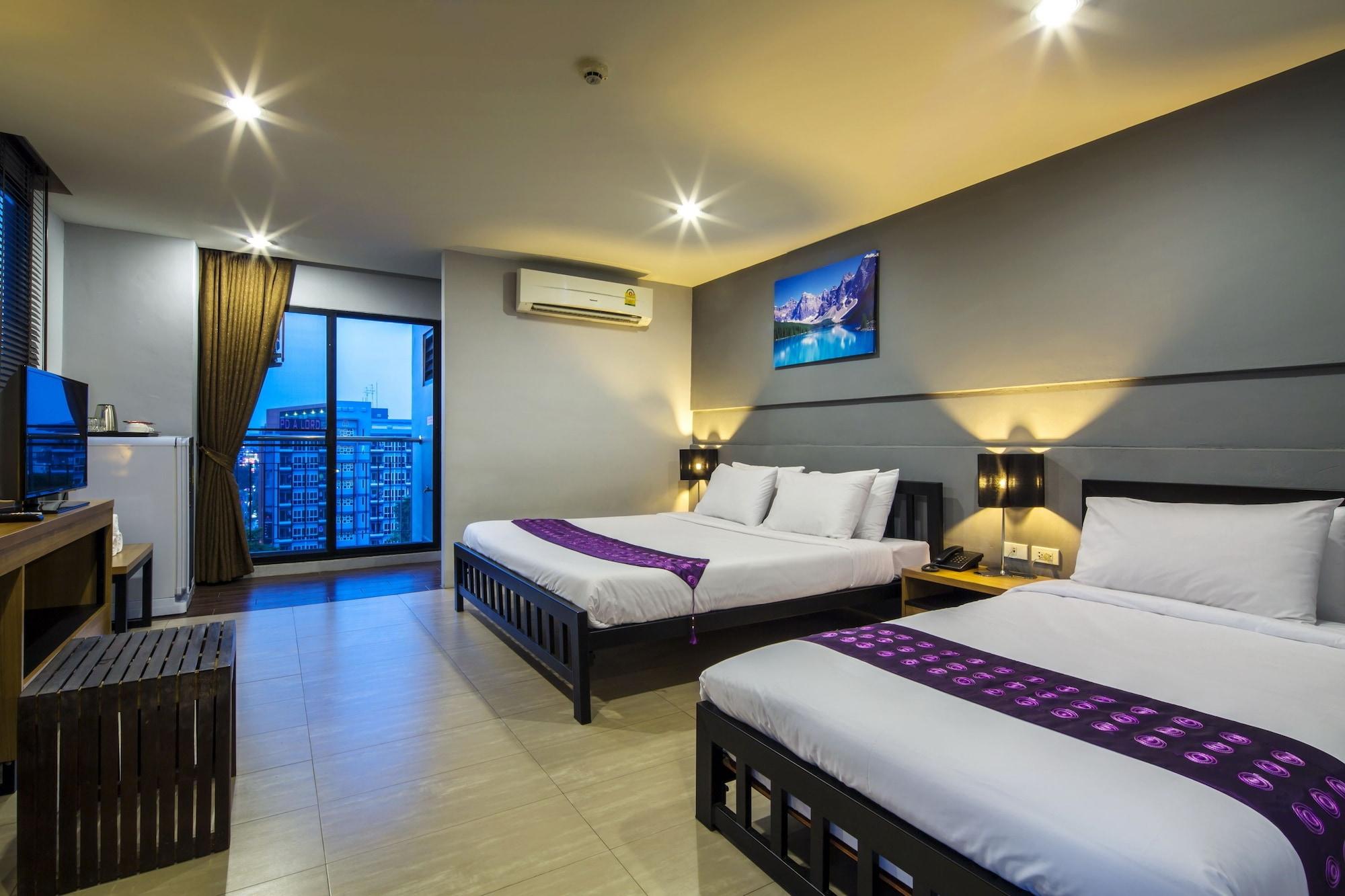 Livotel Hotel Lat Phrao Банкок Екстериор снимка